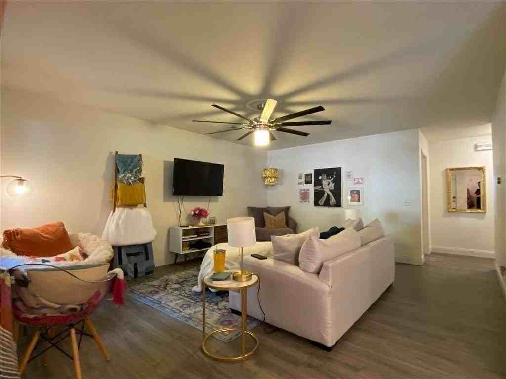 1863 N Hunters Rdg - Photo 6 of 25