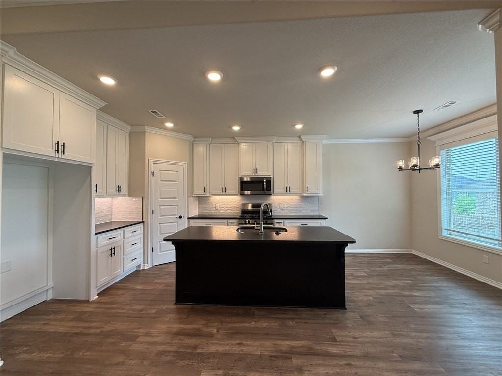 5809 Sw Macasin Ave - Photo 3 of 17