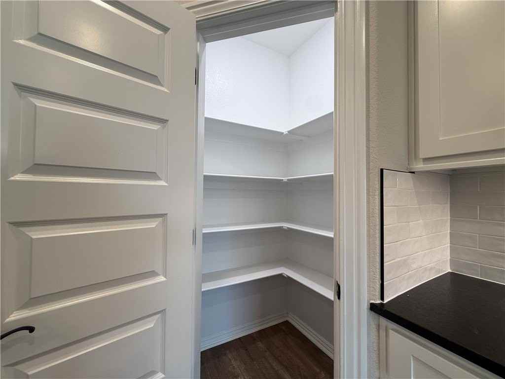 5809 Sw Macasin Ave - Photo 6 of 17