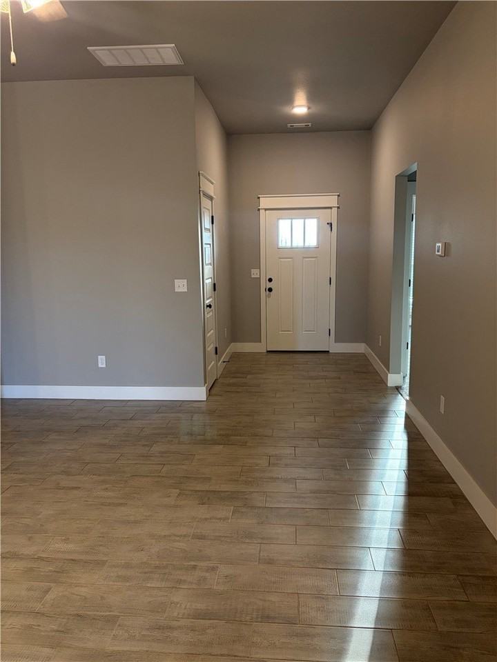 536 Lewis St - Photo 7 of 27