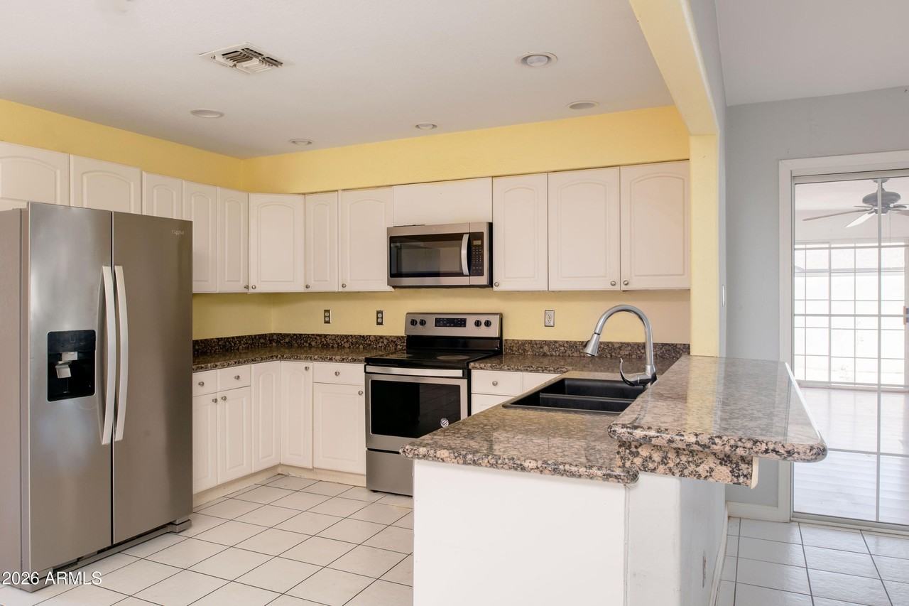 15861 N 20th St - Photo 3 of 21