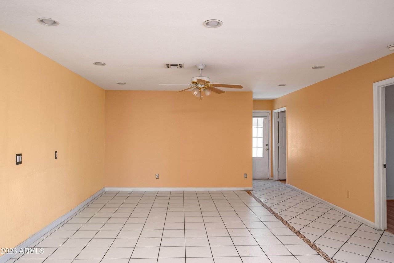 15861 N 20th St - Photo 7 of 21