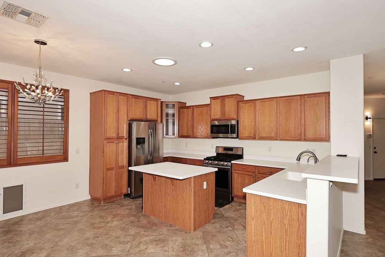 7054 W Eagle Ridge Ln - Photo 4 of 46
