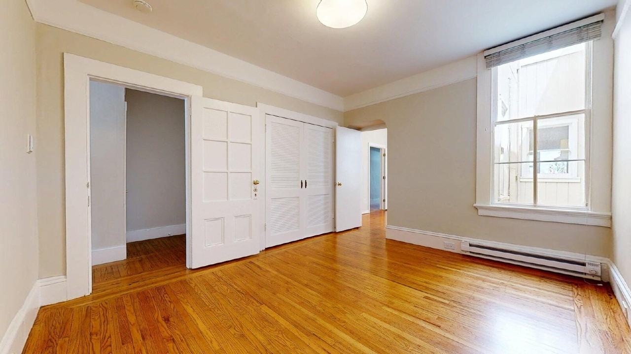 1412 Lyon St - Photo 4 of 22