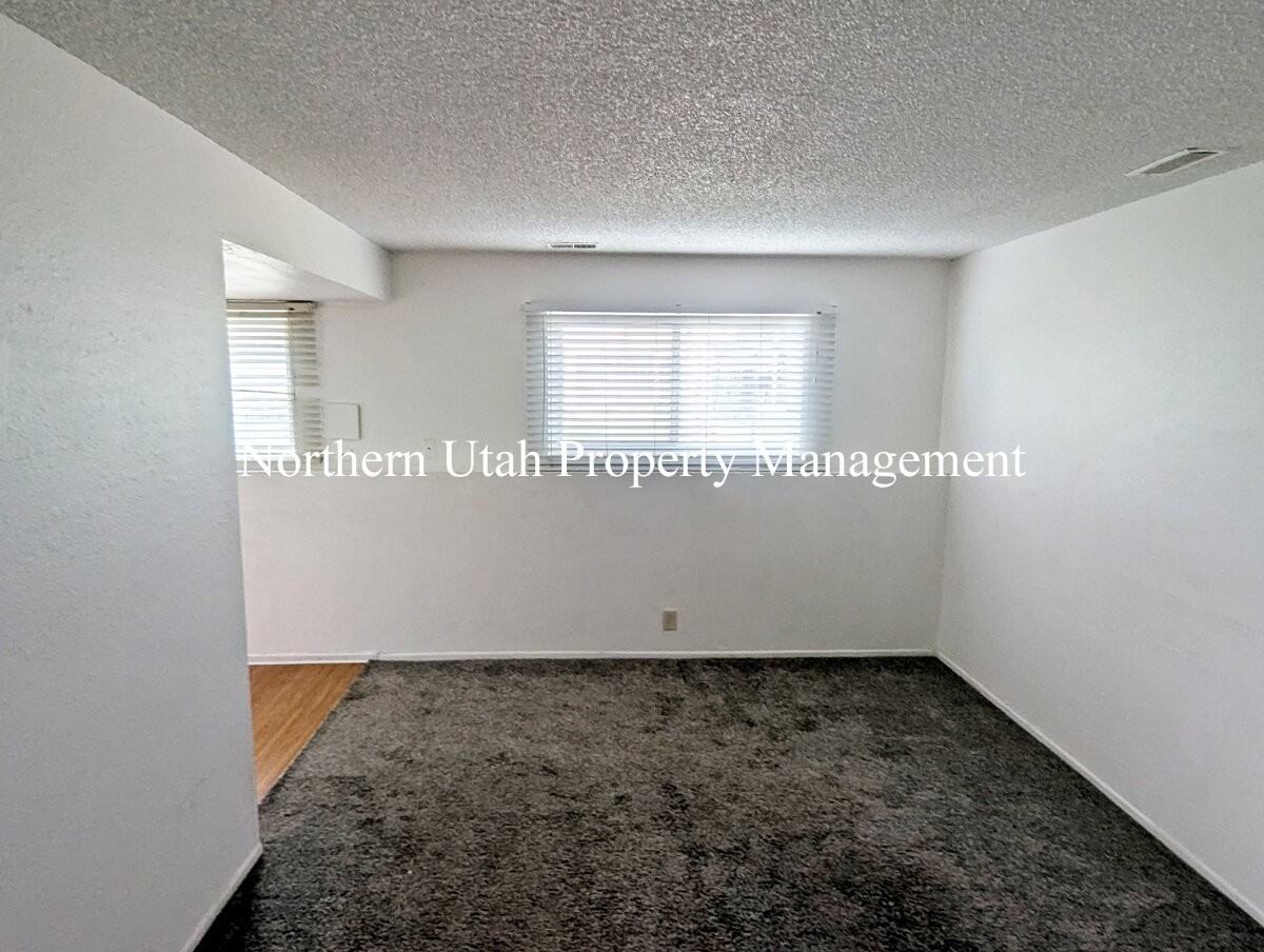 3204 S 1850 W #B - Photo 6 of 24