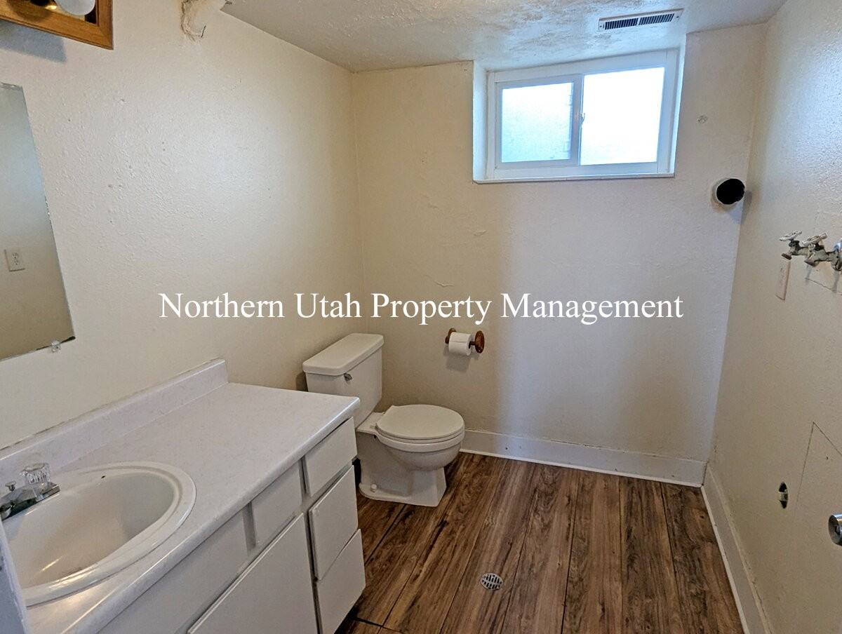 3204 S 1850 W #B - Photo 7 of 24