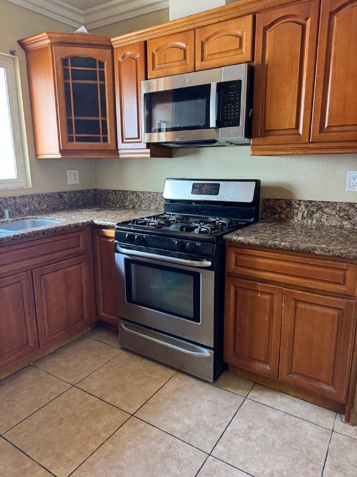 144 E Campus View Dr - Photo 2 of 16