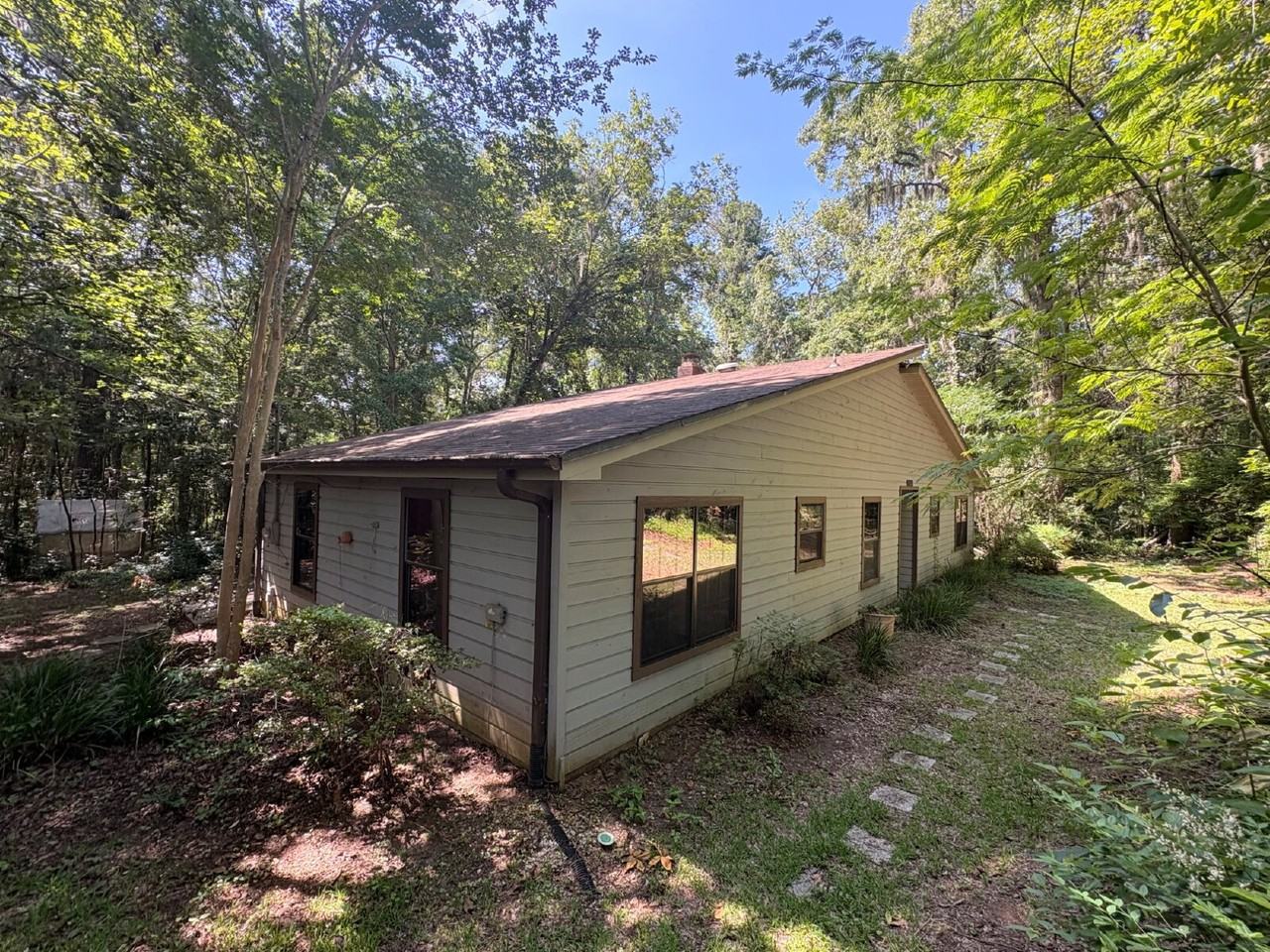 6329 Rolling Hill Dr - Photo 2 of 24