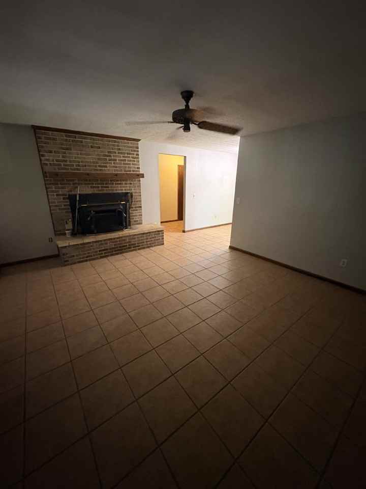 6329 Rolling Hill Dr - Photo 7 of 24