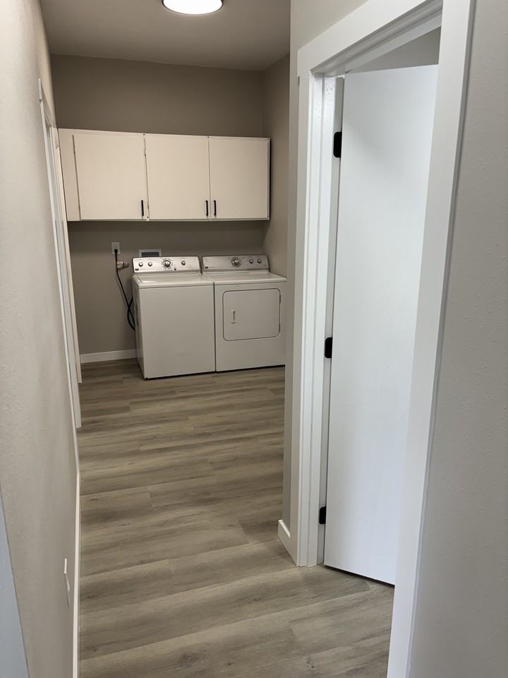 221 E Elizabeth Ave #1 - Photo 7 of 37