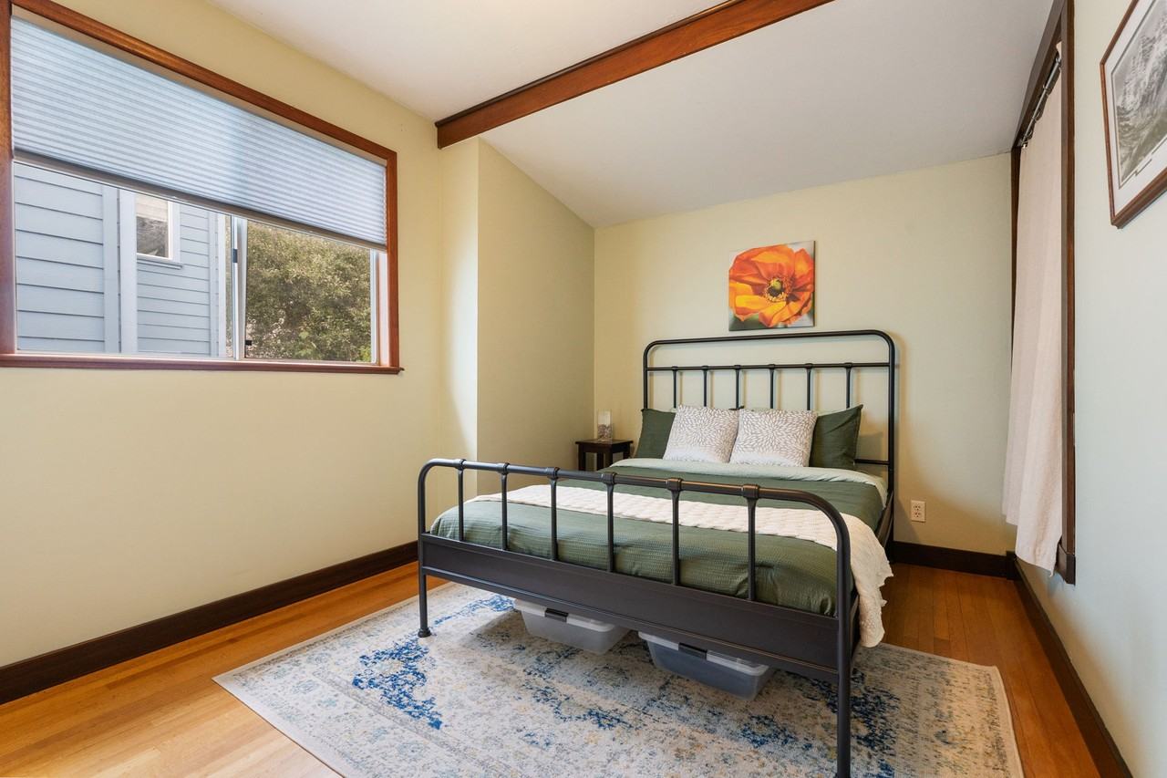 1420 Se 44th Ave #1 - Photo 4 of 32