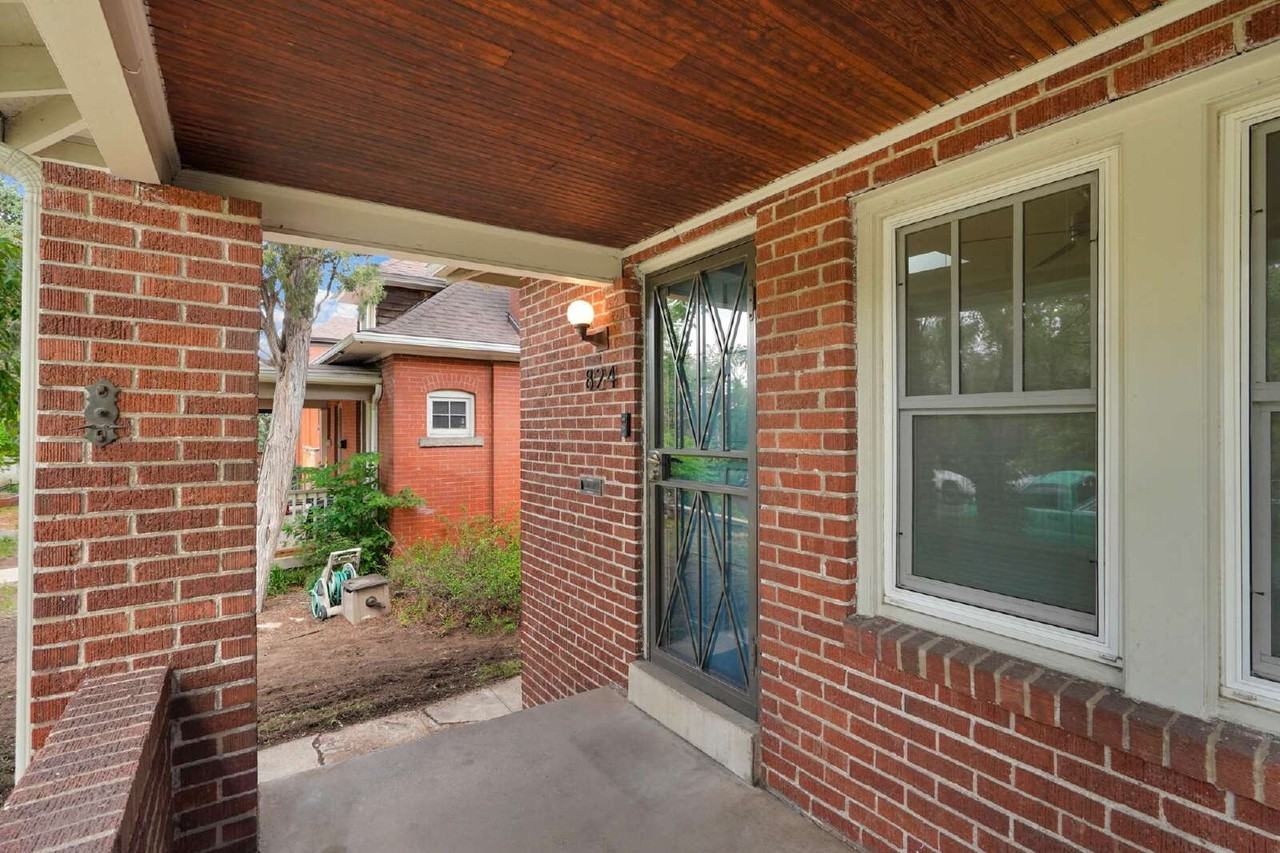 824 S Grant St - Photo 3 of 26