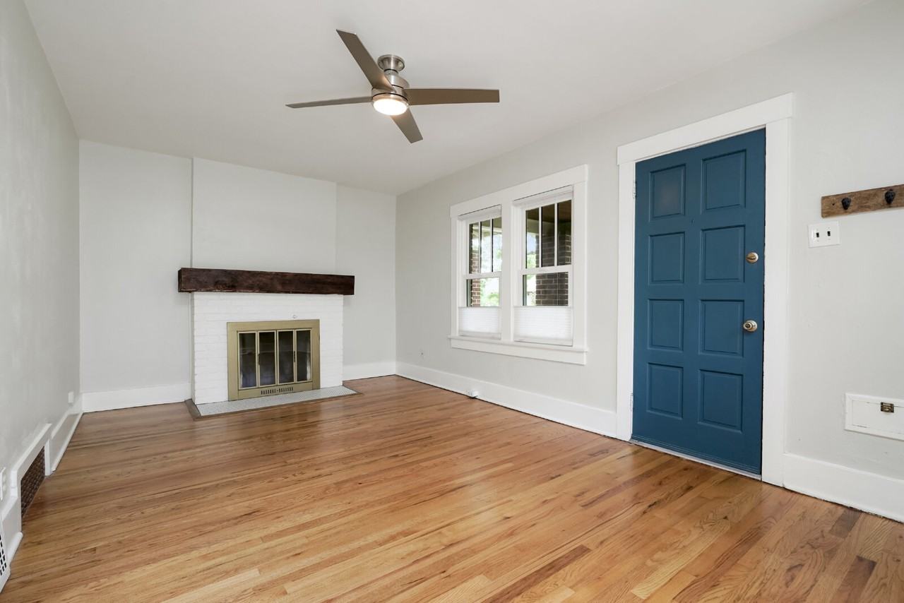 824 S Grant St - Photo 4 of 26