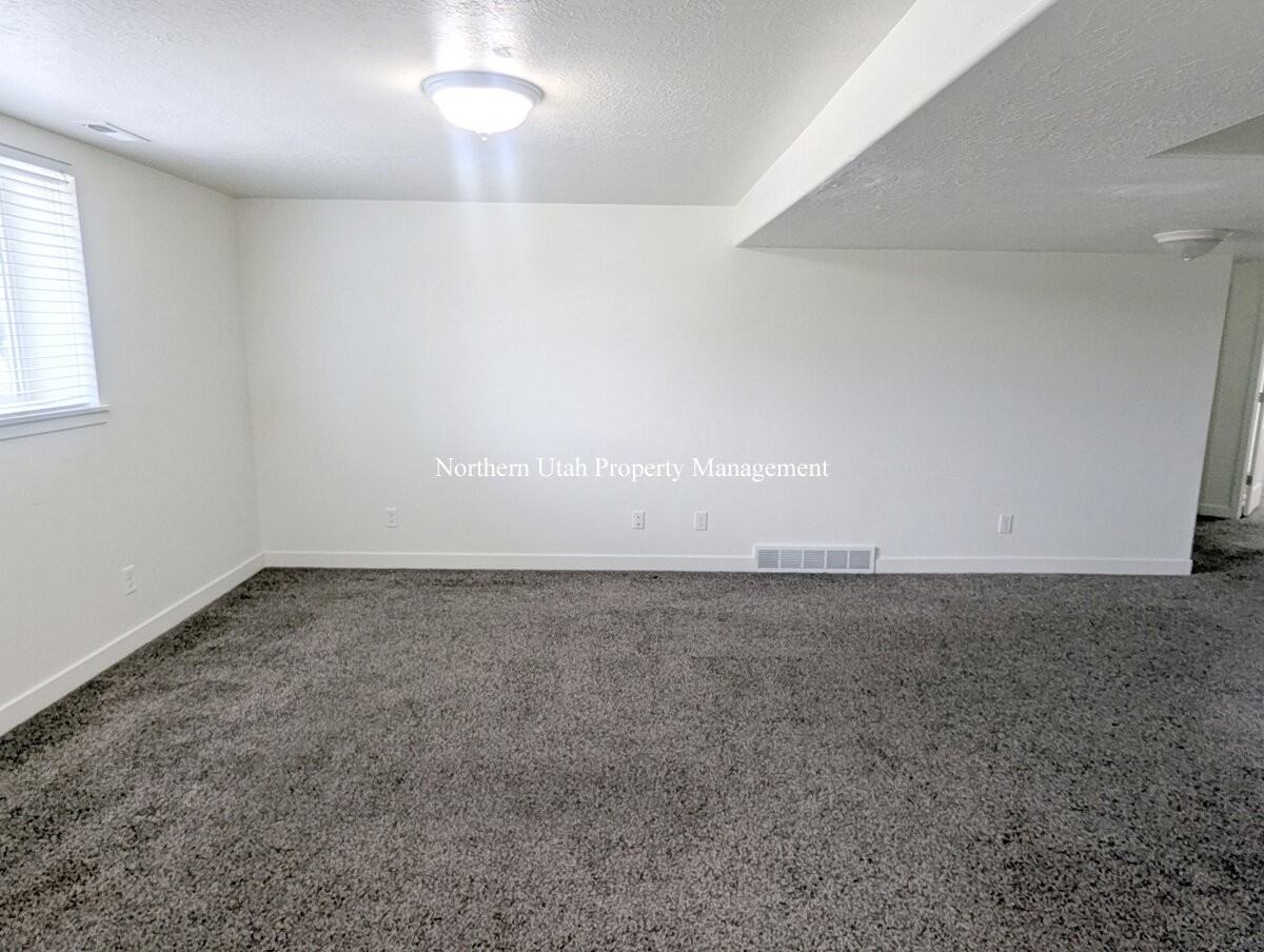 1290 N 200 W #1DOWN - Photo 2 of 17