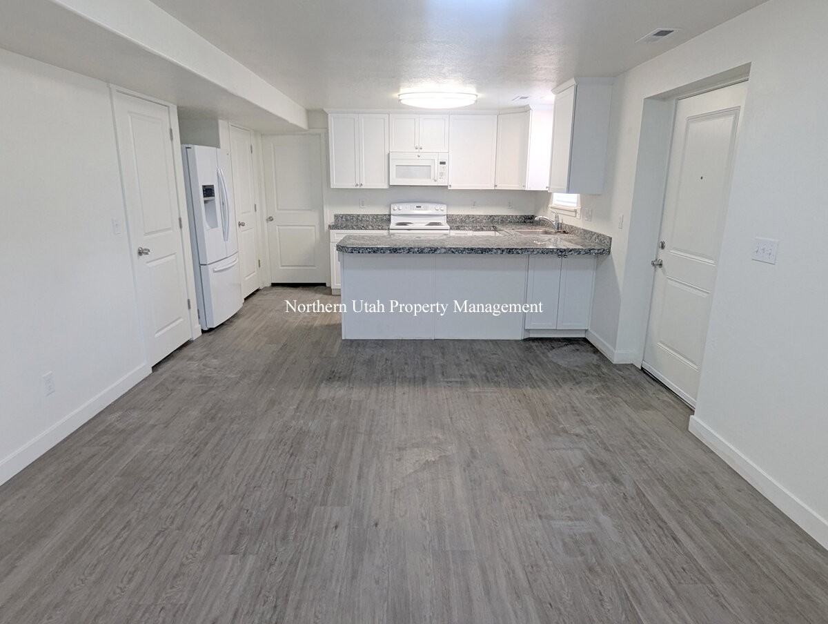 1290 N 200 W #1DOWN - Photo 4 of 17