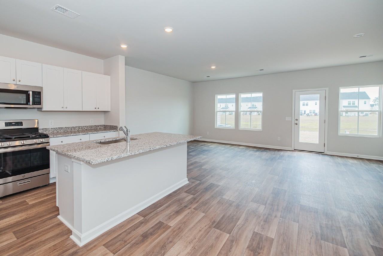 402 Tiliwa St - Photo 4 of 42