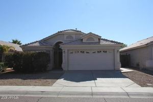 featured image of 6611 W Desert Hollow Dr