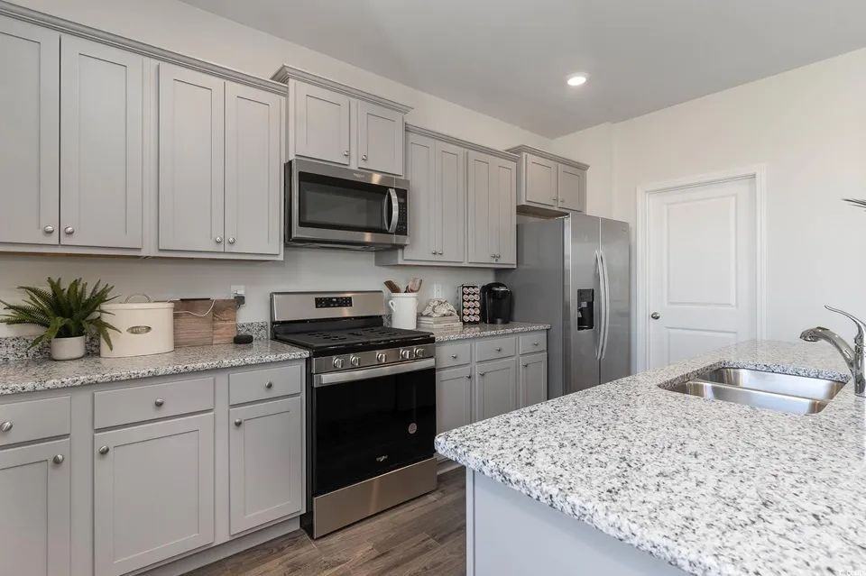 3319 Moss Bridge Ln - Photo 7 of 33