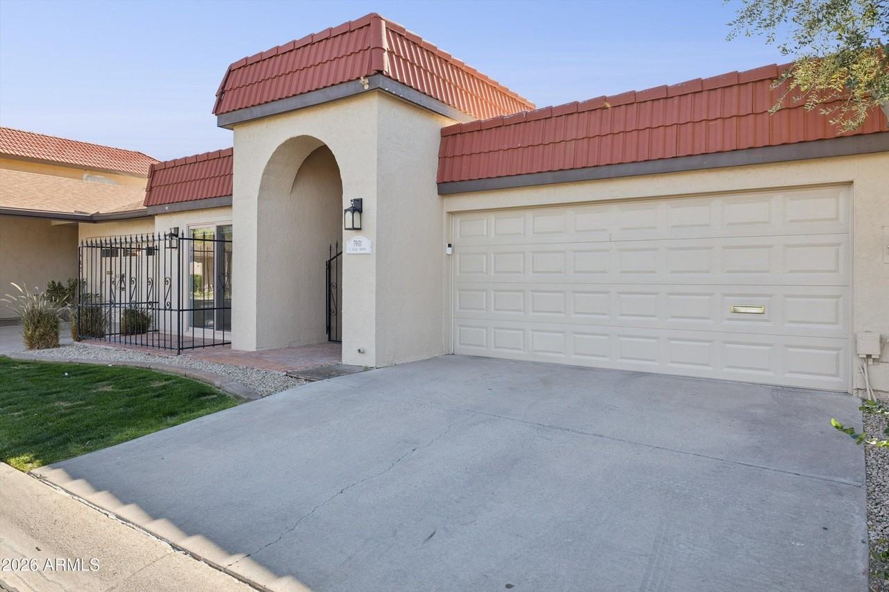 7901 E Plaza Ave - Photo 3 of 41