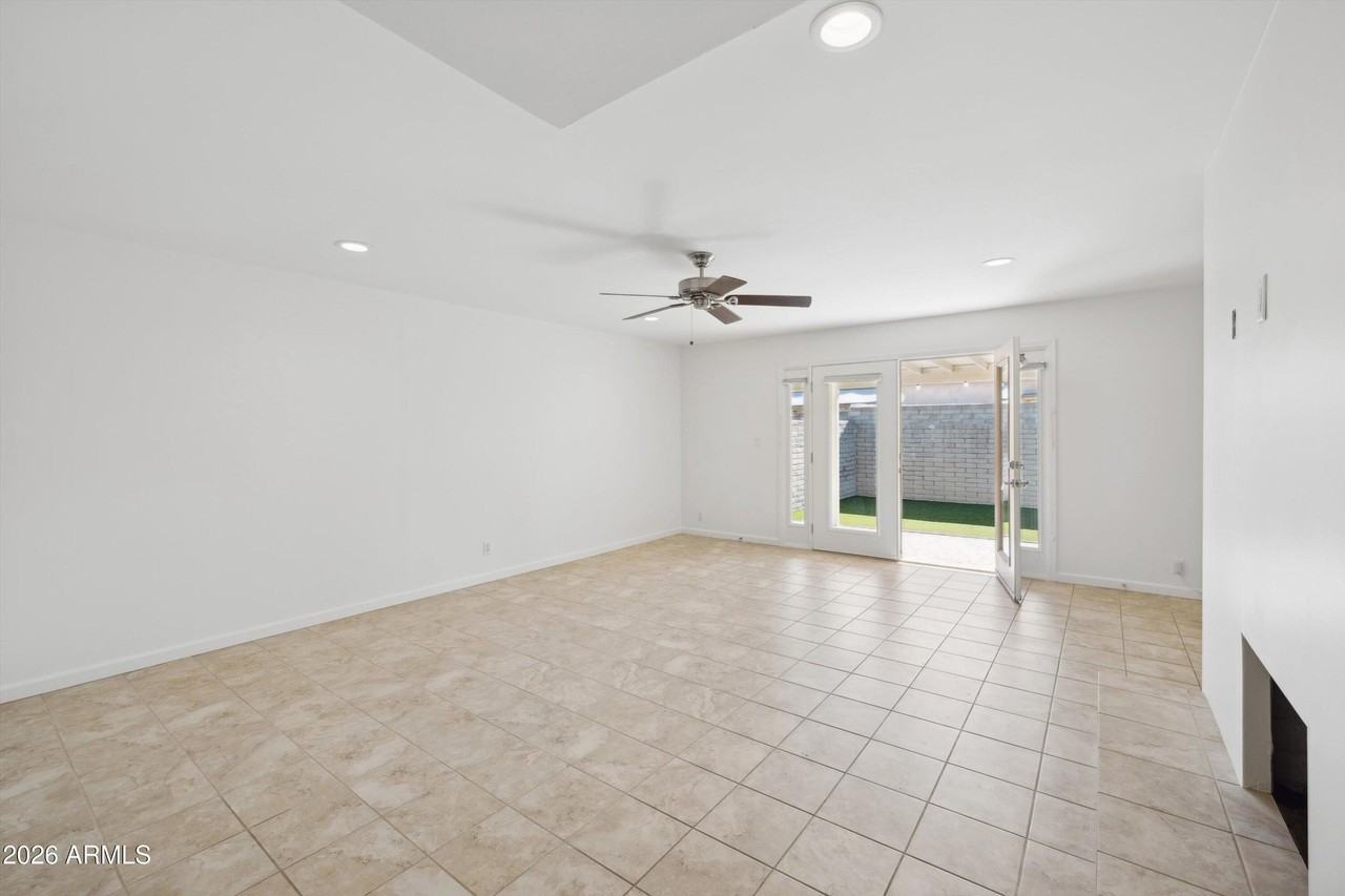 7901 E Plaza Ave - Photo 5 of 41