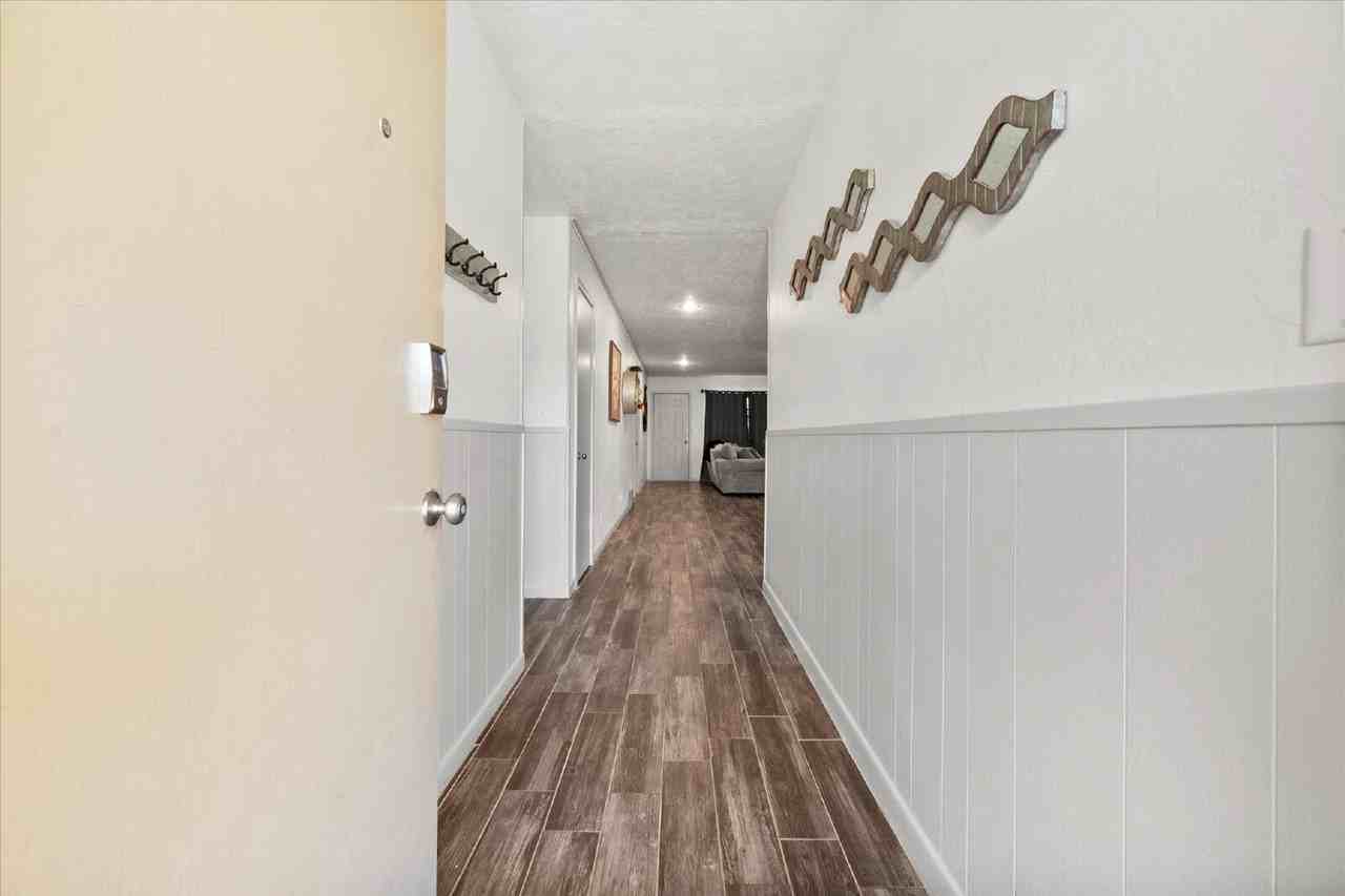 4718 48th St - Photo 5 of 30
