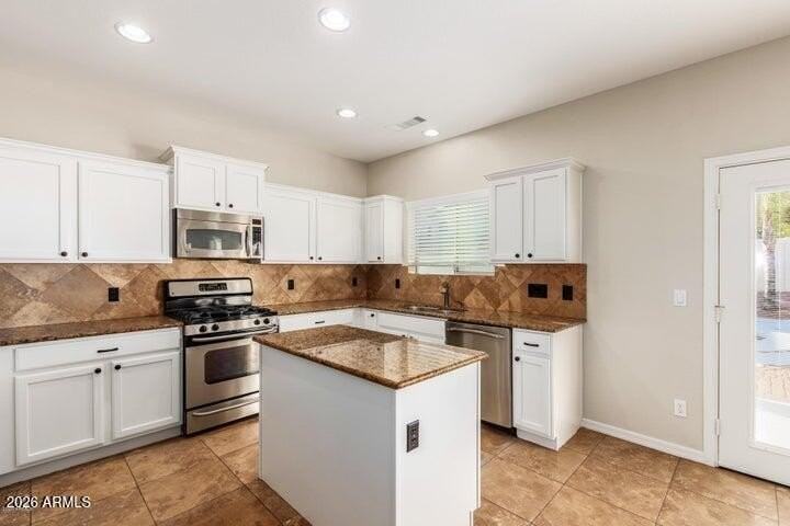 18606 W Sunnyslope Ln - Photo 6 of 50