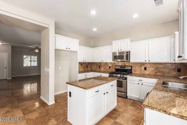 18606 W Sunnyslope Ln - Photo 7 of 50