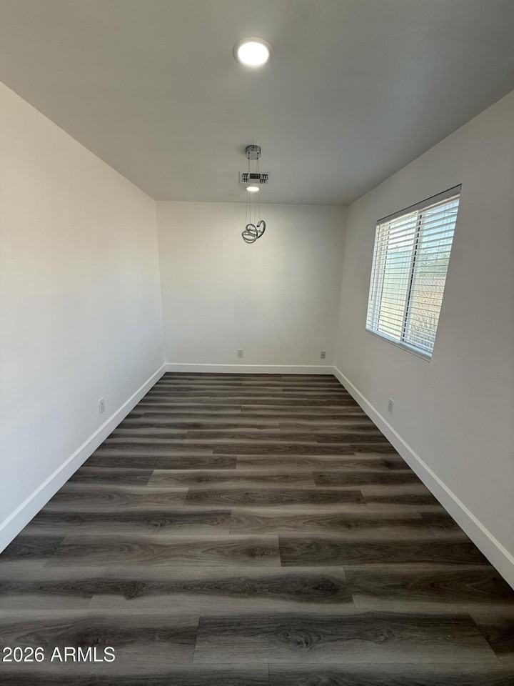 12022 W Ash St - Photo 4 of 18