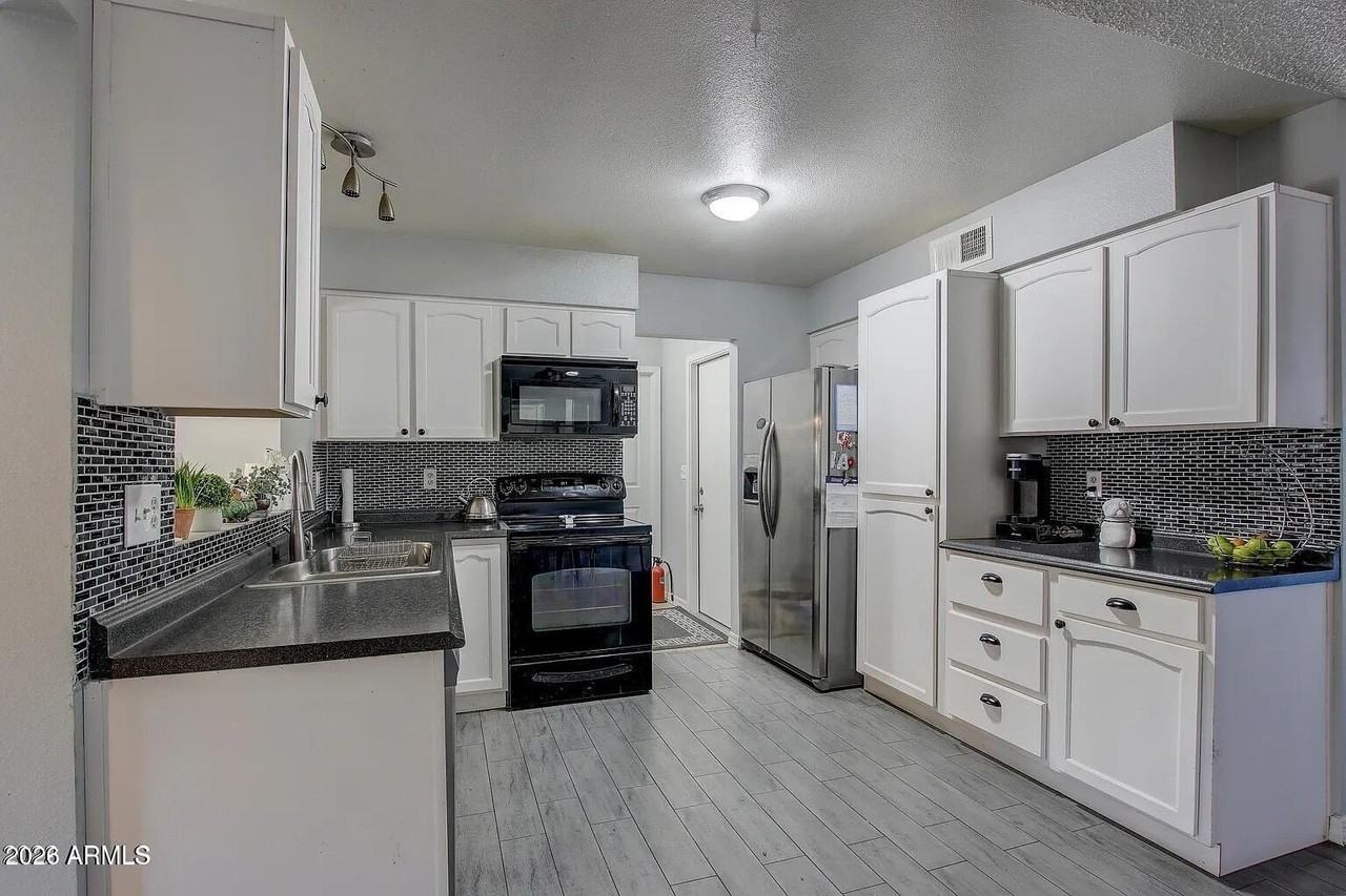 2755 E Michigan Ave - Photo 3 of 13