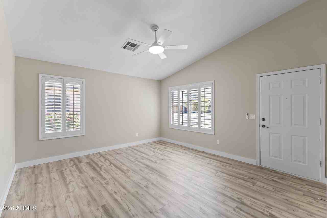 16723 N 160th Ave - Photo 5 of 30