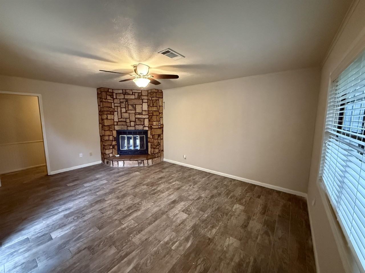 1815 Helena Ave - Photo 3 of 10
