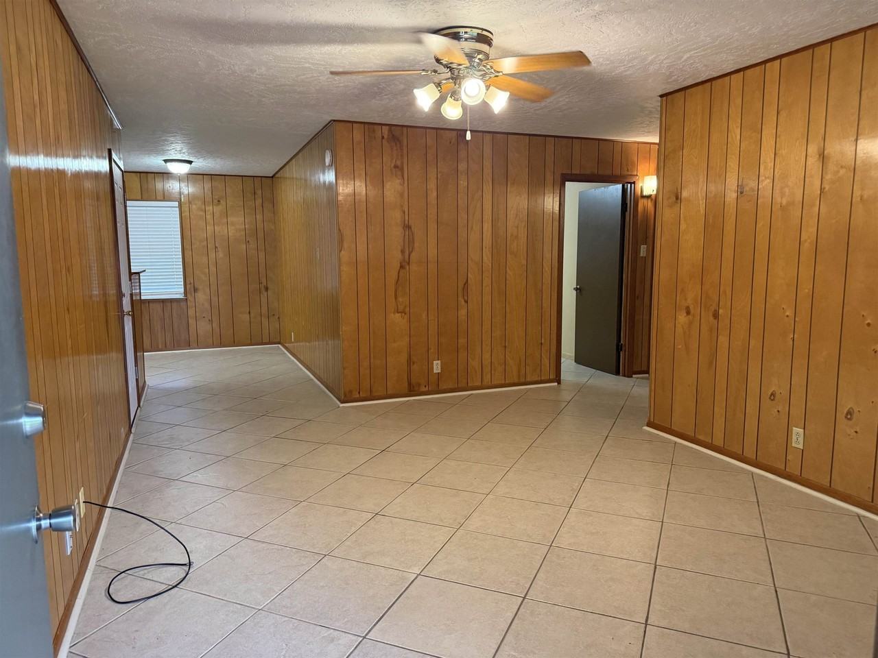 224 S 35th St - Photo 3 of 12