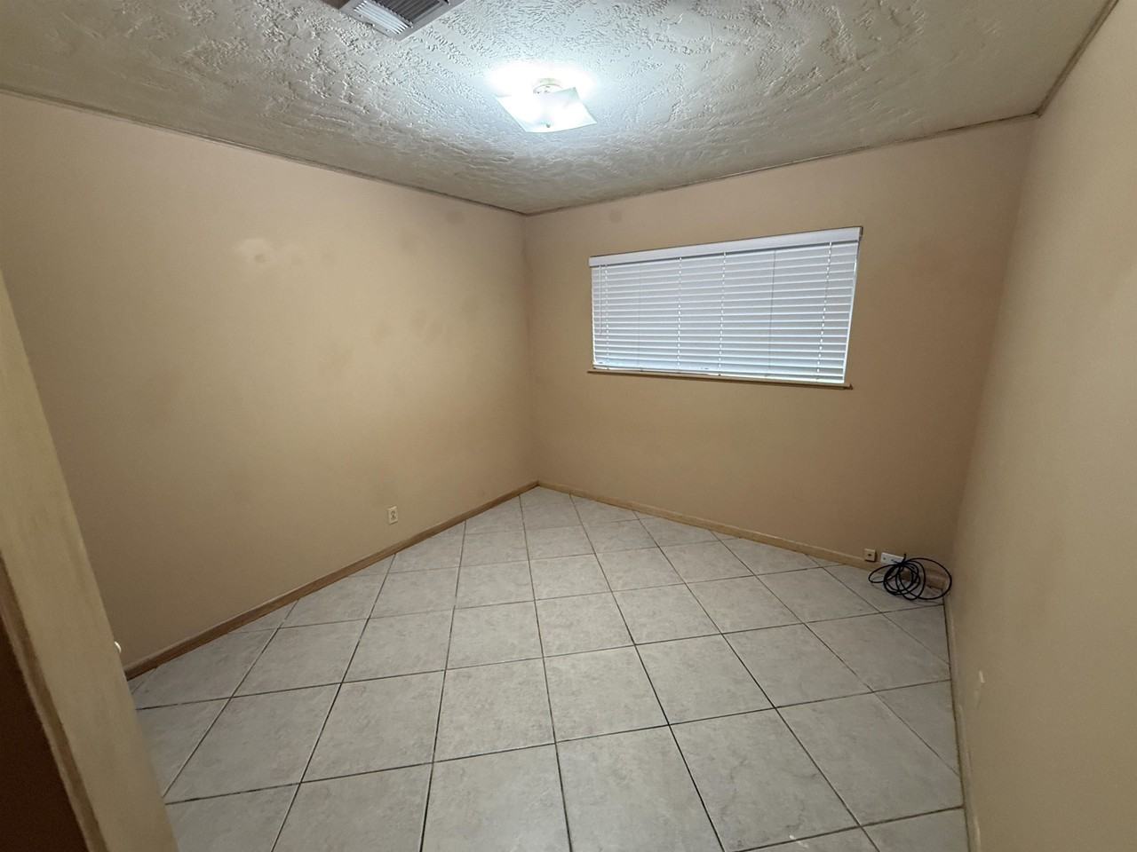 224 S 35th St - Photo 7 of 12
