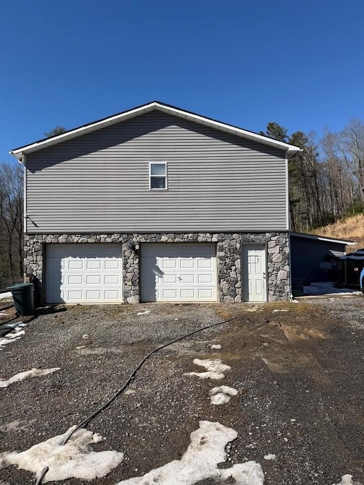 260 Hoye Rd. - Photo 3 of 32