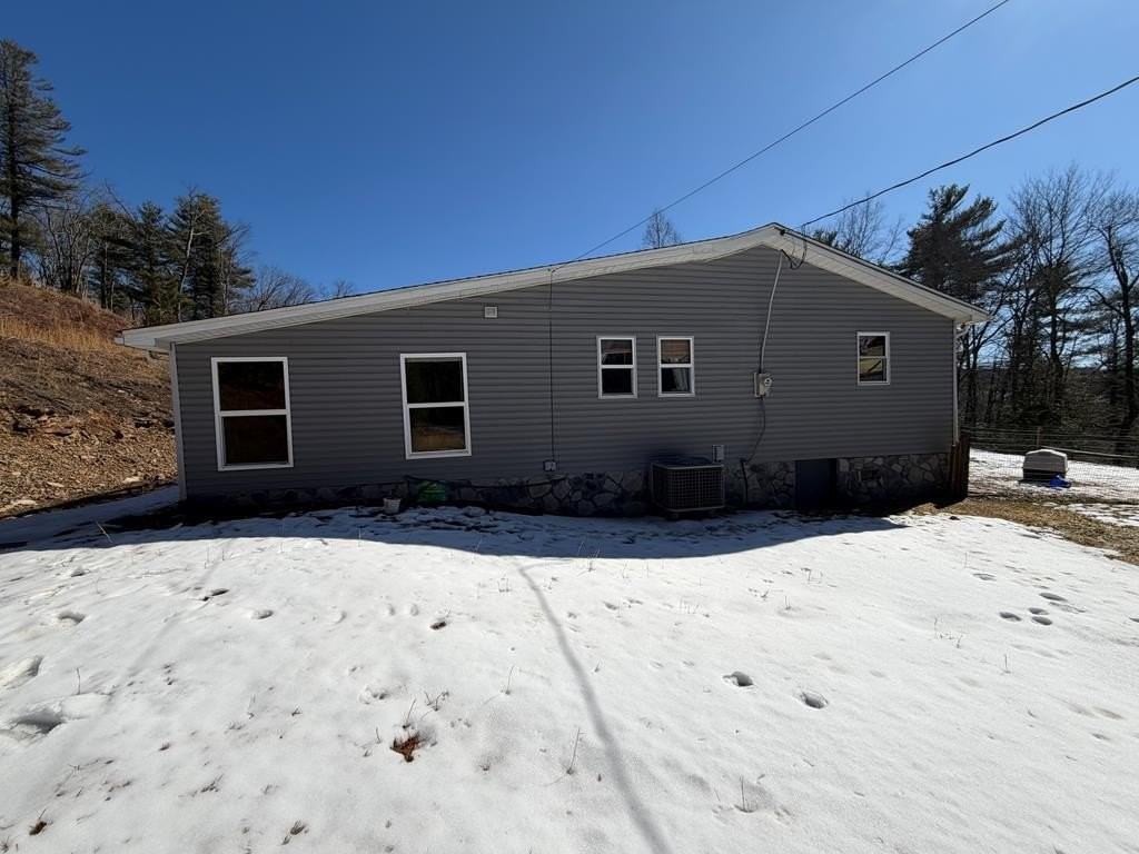 260 Hoye Rd. - Photo 5 of 32