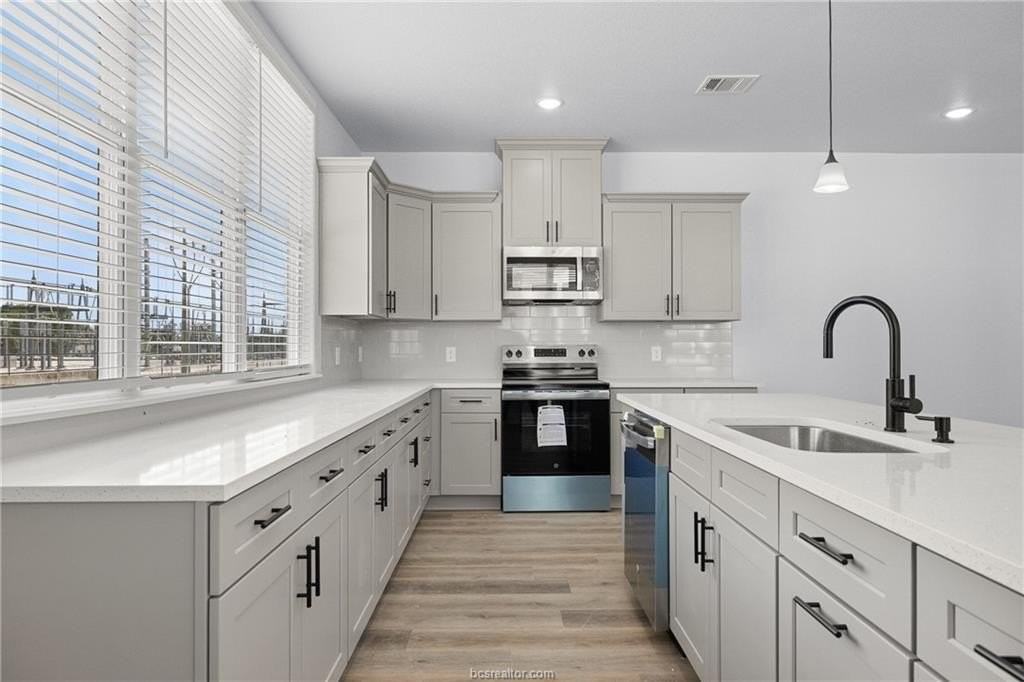 2158 Big River St - Photo 4 of 28