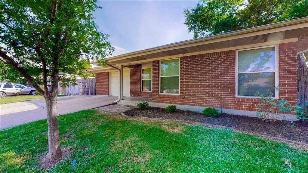 2104 Elmwood Dr - Photo 3 of 39