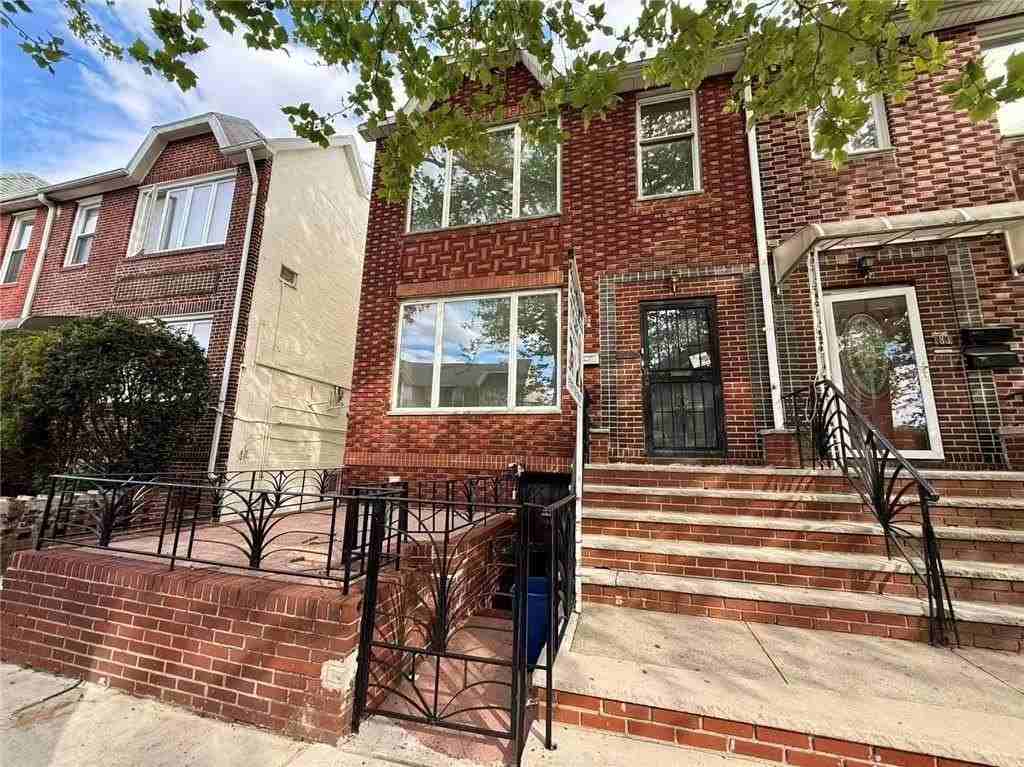 81 Bay 7th St #2