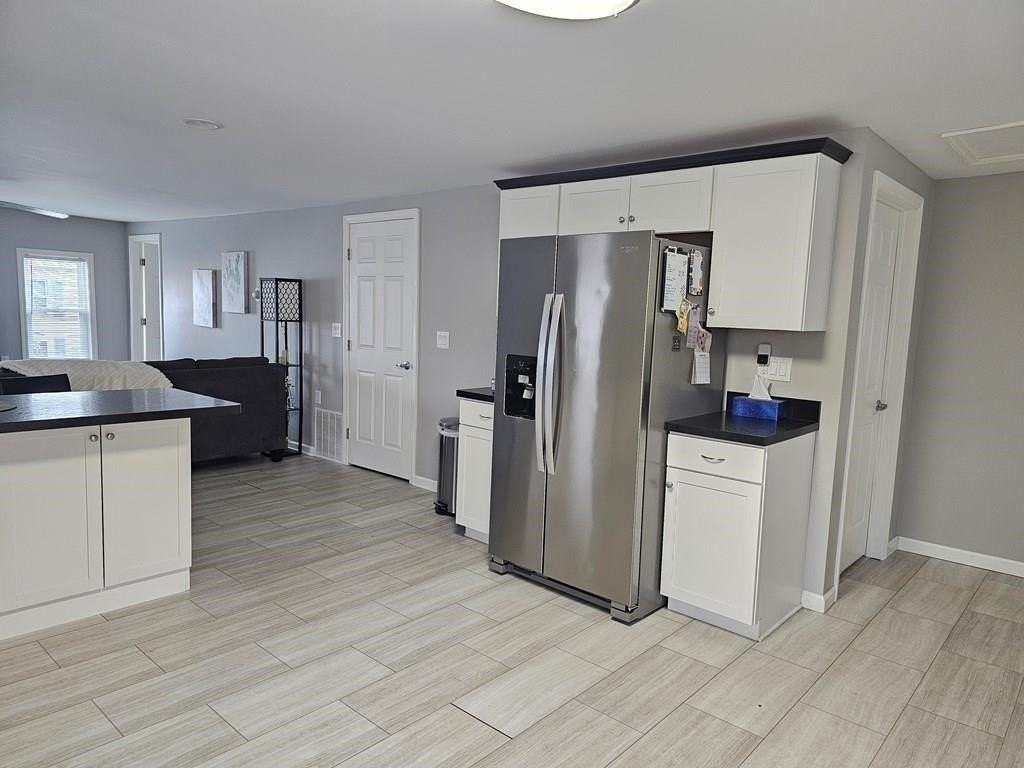 210 W Franklin St - Photo 4 of 13