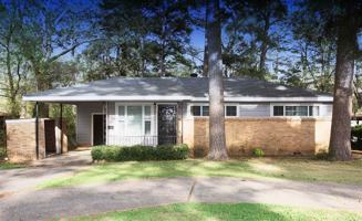 featured image of 32 Barbara Dr