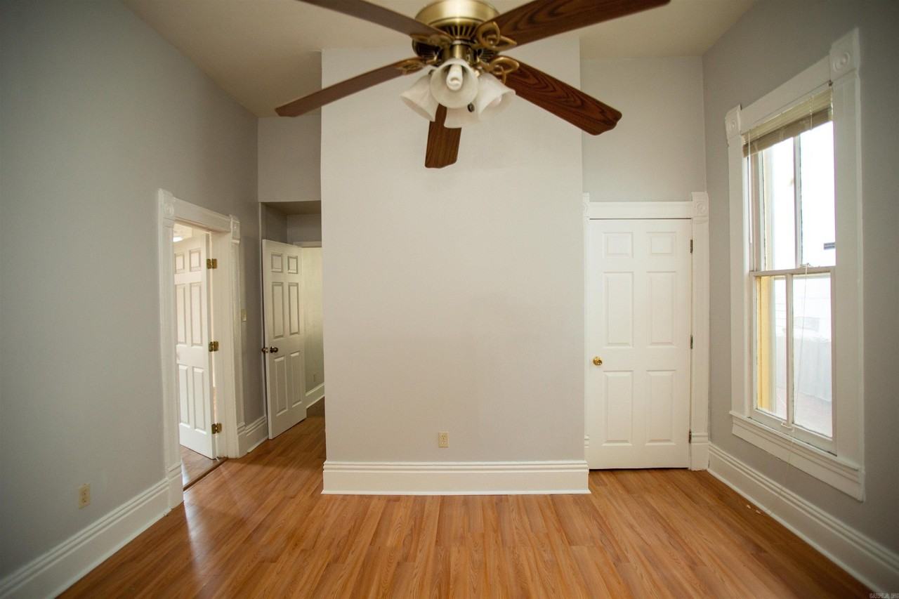 313 W 23rd St - Photo 6 of 18