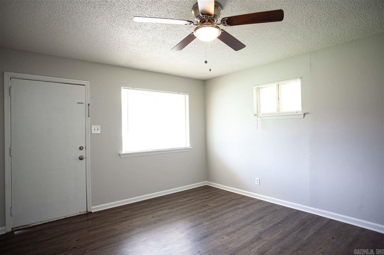 817 Greenlea Dr - Photo 4 of 13