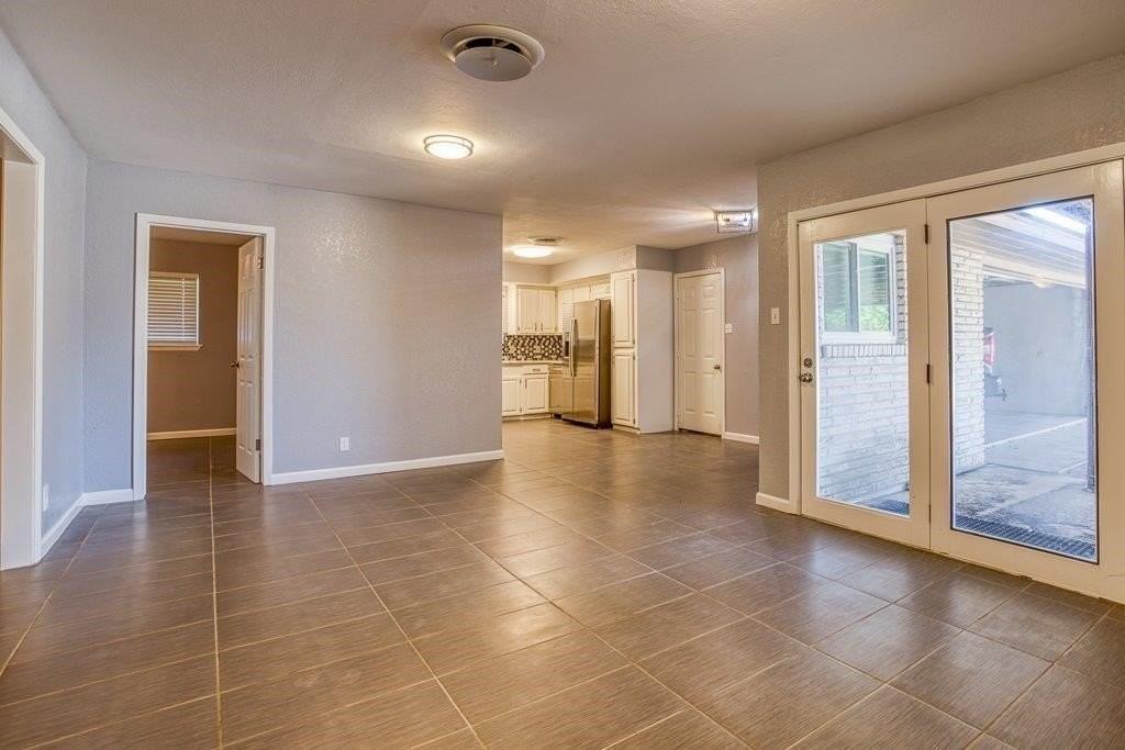 10733 Timbergrove Ln - Photo 3 of 34