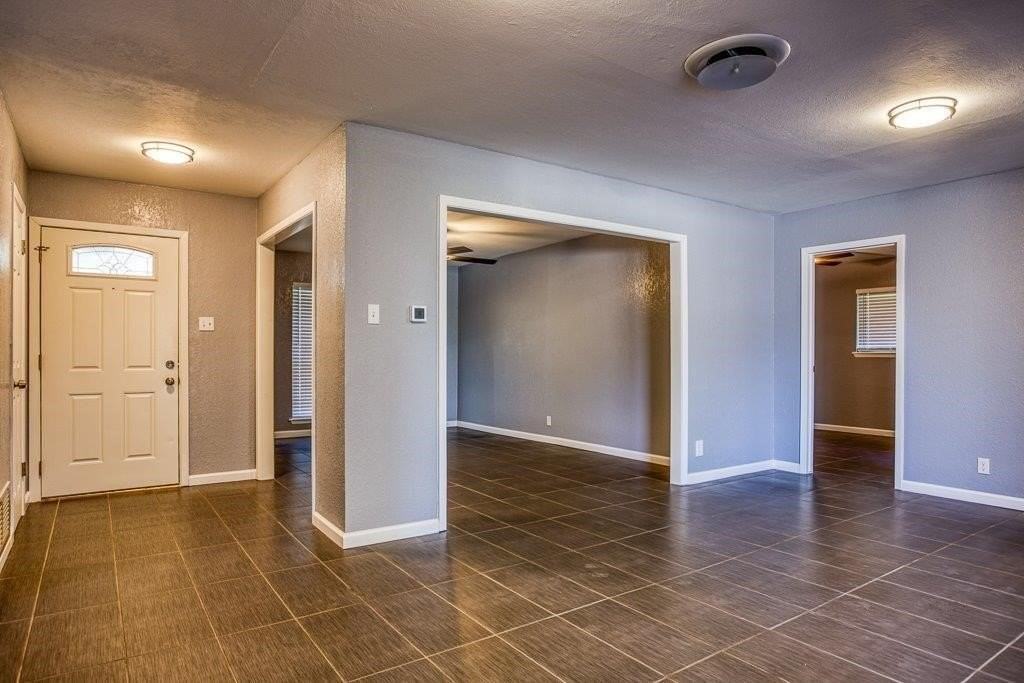 10733 Timbergrove Ln - Photo 4 of 34