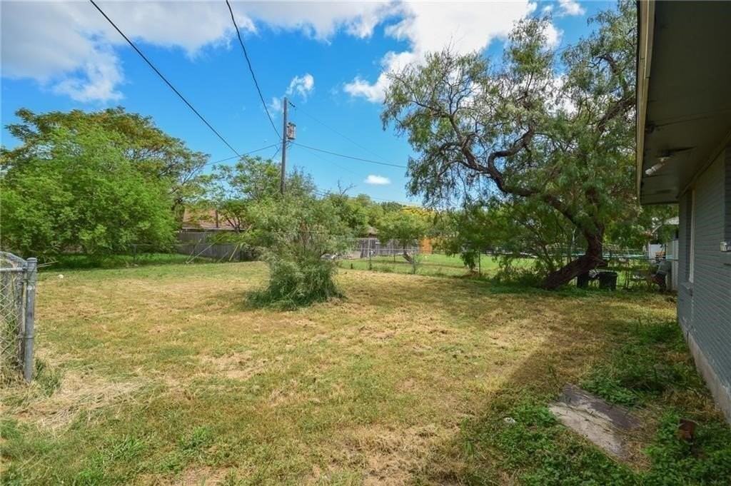 4002 Mcardle Rd - Photo 4 of 4