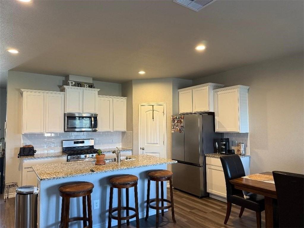 2662 Excelsior Blvd - Photo 7 of 39