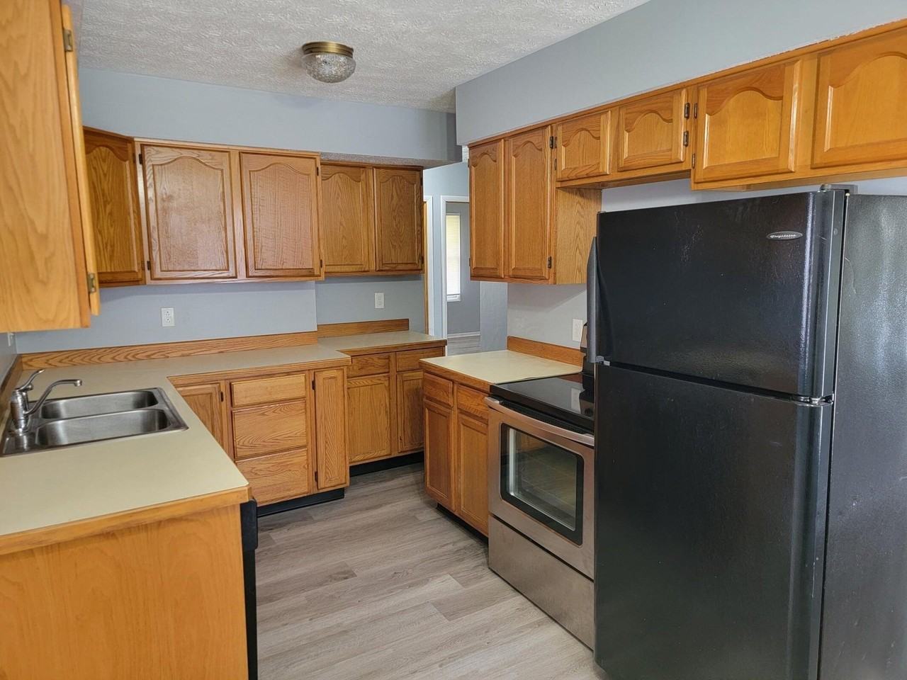 1358 Pauline Ave - Photo 5 of 20