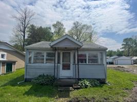 featured image of 4956 Island Dr Ne
