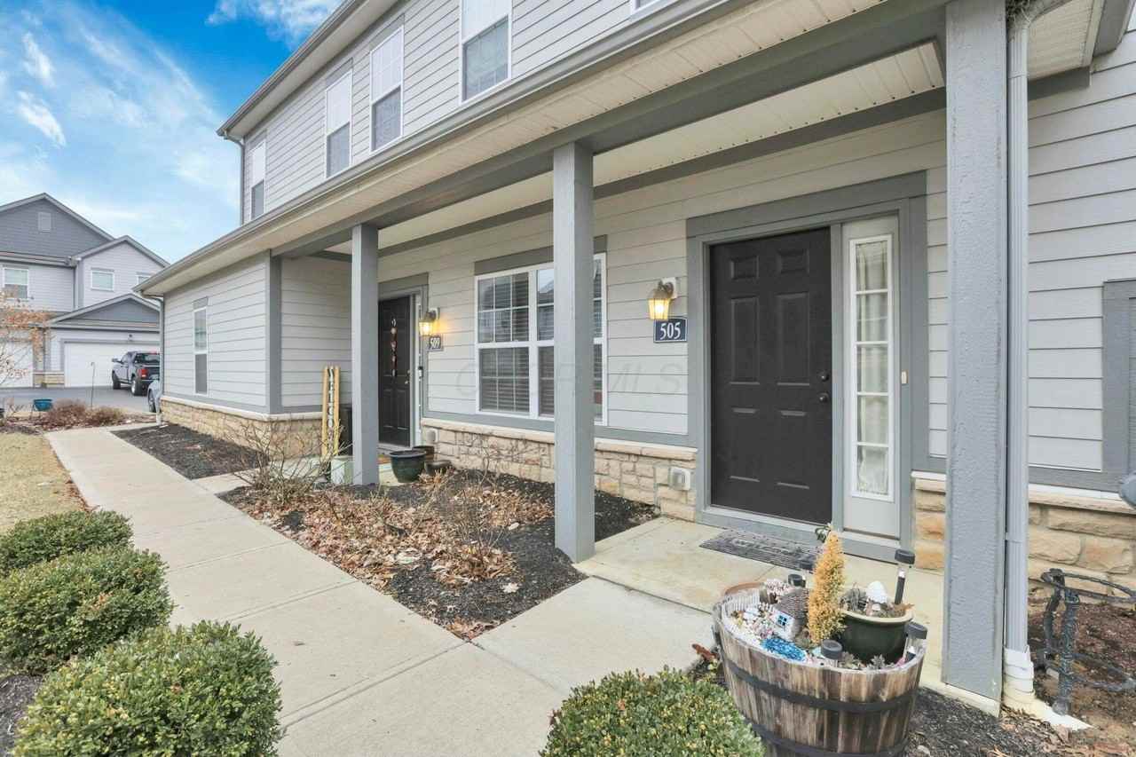 505 Wintergreen Way - Photo 4 of 33