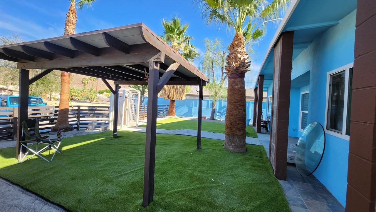 52221 Avenue Villa - Photo 3 of 12